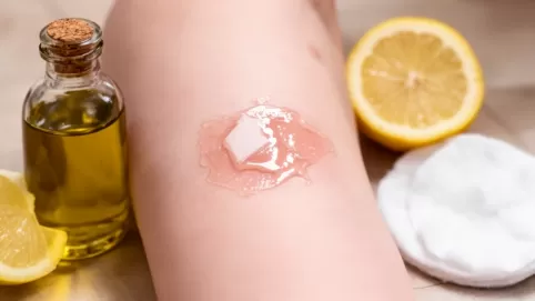 Czym zmyć klej po plastrze domowym sposobem